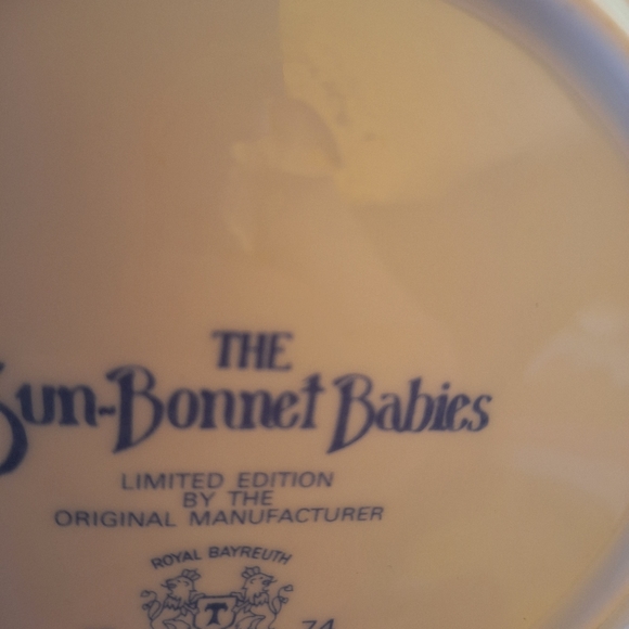 VINTAGE ROYAL BAYREUTH 1974 SUN~BONNET BABIES PLAYTIME PLATE SATURDAY BAKING - Picture 3 of 3